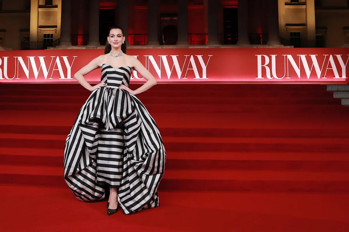 Copy Their Look: Easy Spring Outfit Formulas From Anne Hathaway, Selena and More