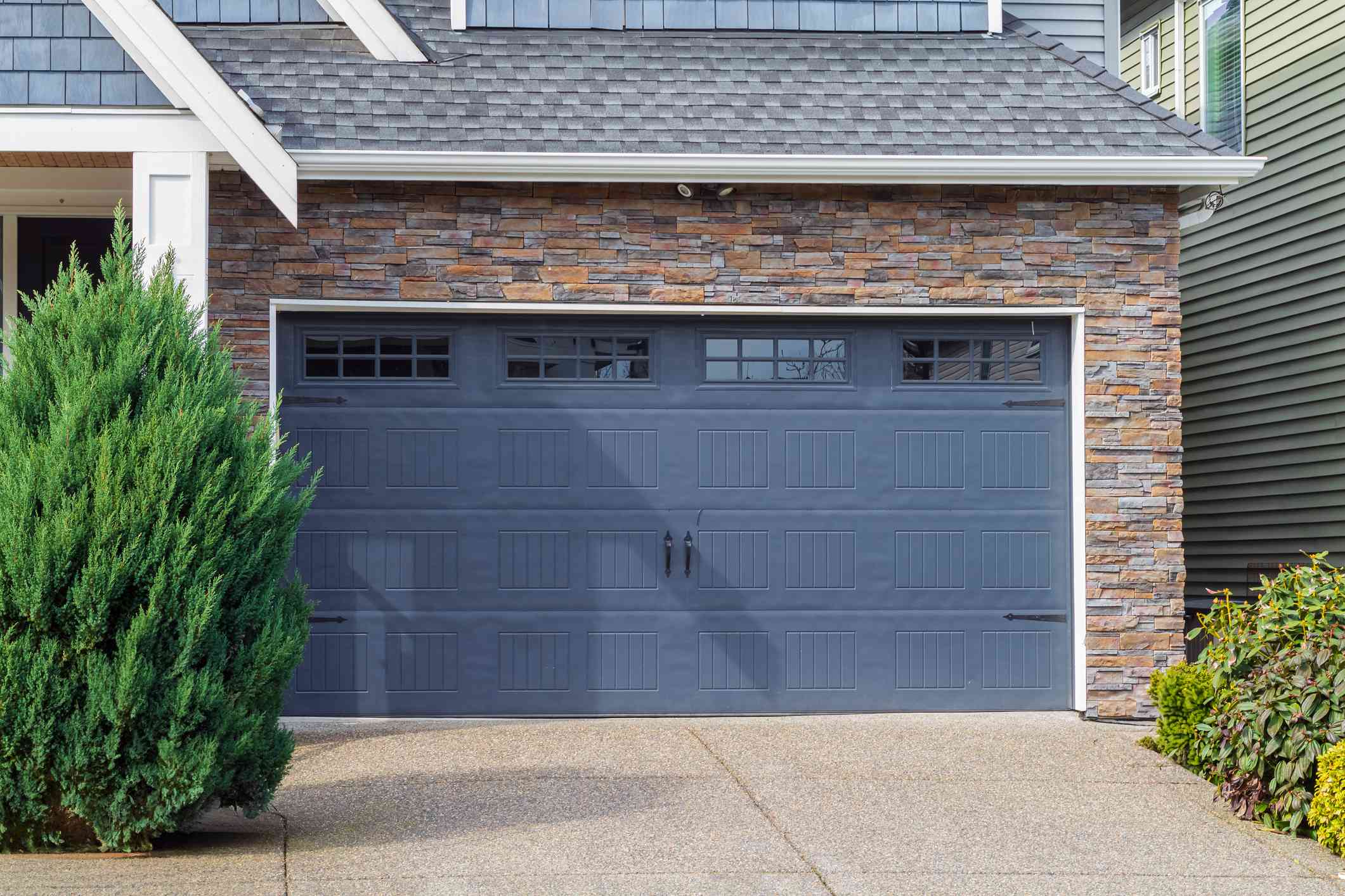 Designers Say These Kitchen Features and Garage Door Colors Are Dating Your Home