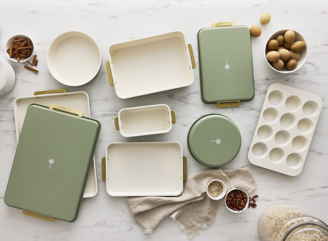 Non-Toxic Bakeware 101: The Safest Pans and Trays to Upgrade Your Home Baking in 2026
