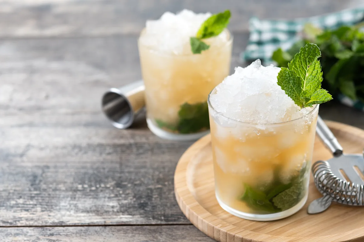 Four Crowd-Pleasing Cocktails Every Home Bartender Should Learn
