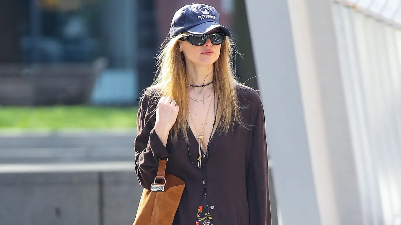 7 Easy Flip-Flop Outfits That Look Stylish, Not Sloppy, This Spring and Summer