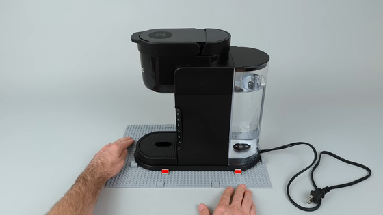This Creator Built a Fully Automatic Smart Coffee Machine With LEGO and a Capsule Maker – Here’s How It Works