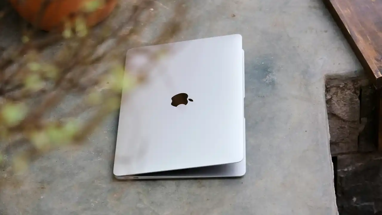 Turn Your Old MacBook Air Into a Legit Gaming Machine With GeForce Now