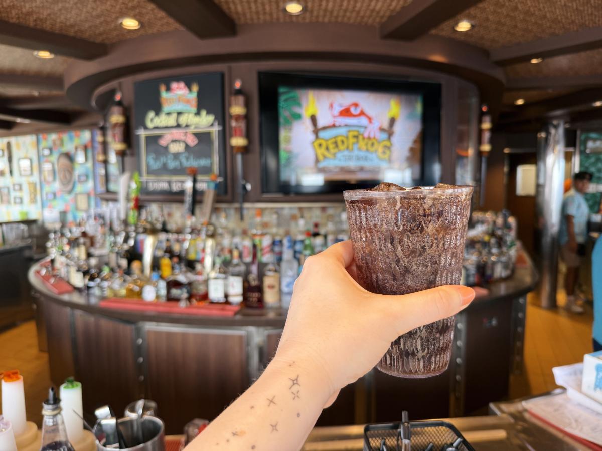 Soft Drinks at Sea: Is Carnival’s Bottomless Bubbles or Princess’ Zero‑Proof Lineup Better Value?