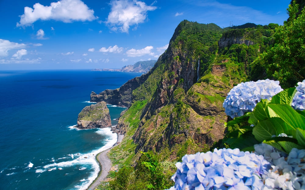 The Best Islands to Visit Each Month of the Year (With Ideas Close to Malaysia)