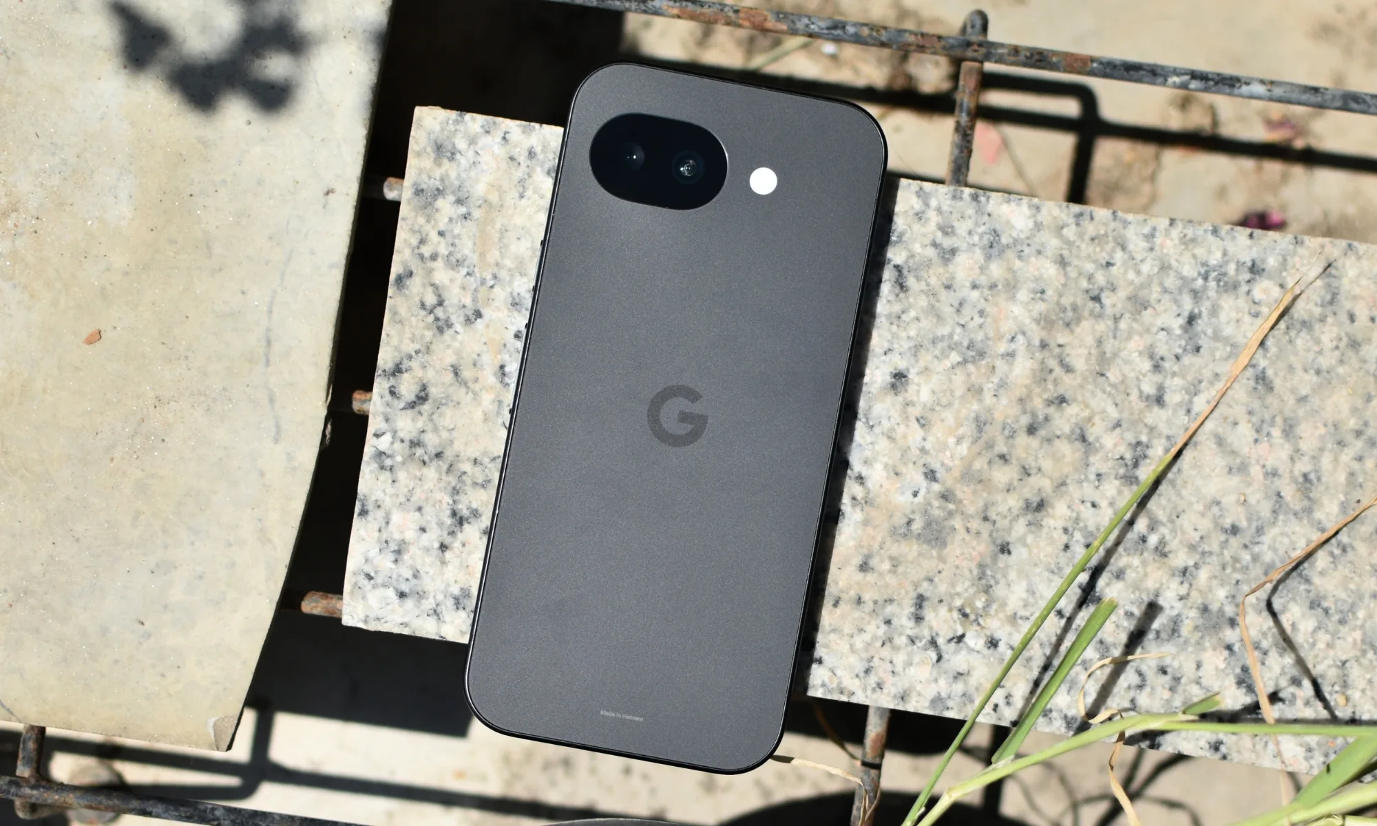 Specs vs Real Life: How to Choose Your Next Phone Without Getting Lost in the Numbers