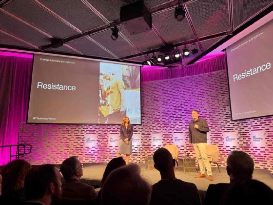 From Contact Centers to Code: How AI Agents Are Quietly Reshaping Business Software and Stocks