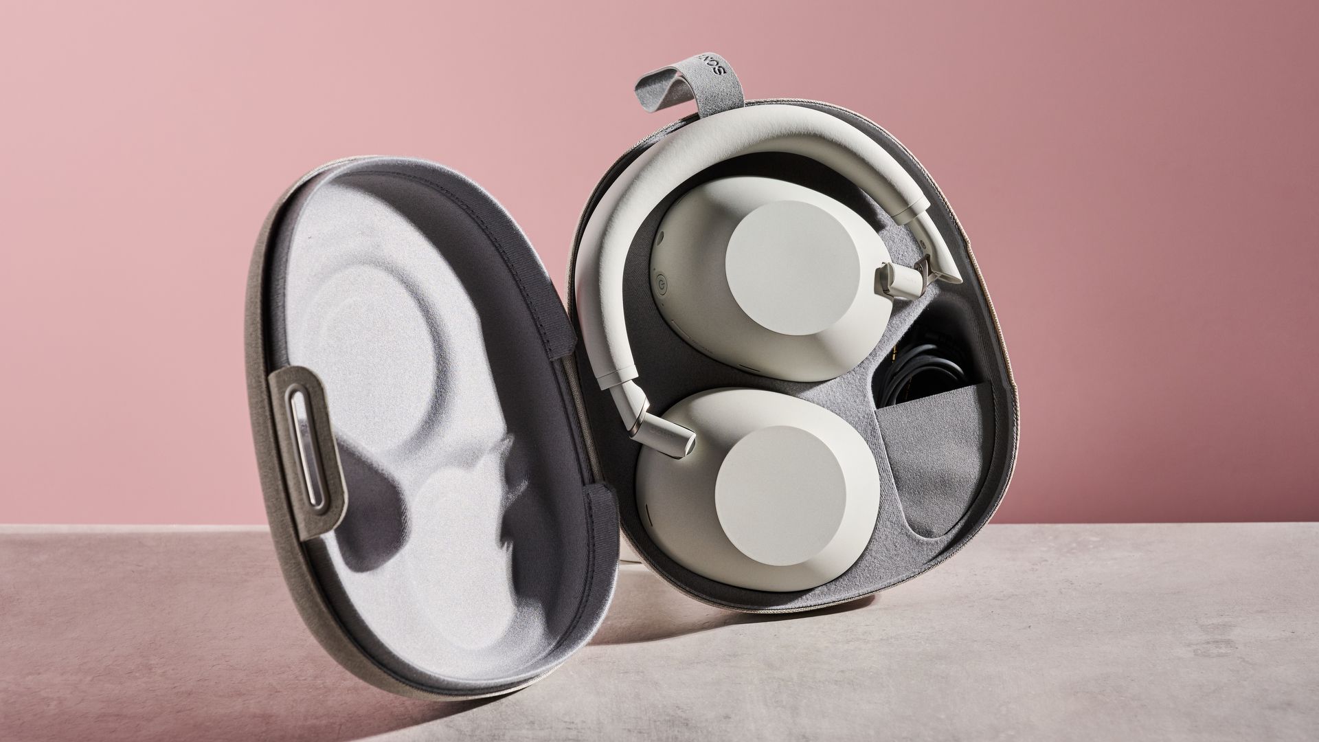From Planes to KTM Komuter: The Best Travel Headphones Malaysians Can Use for Quieter Daily Rides