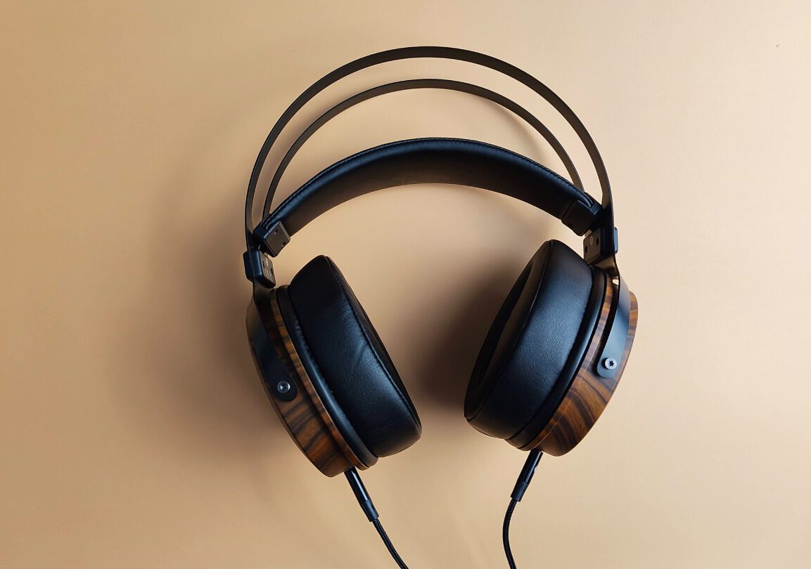 Why Wired Headphones Are Back on Young Ears – And What It Means for How We Listen