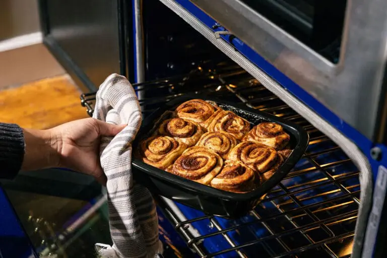 Non-Toxic Bakeware 101: The Safest Pans and Trays to Upgrade Your Home Baking in 2026
