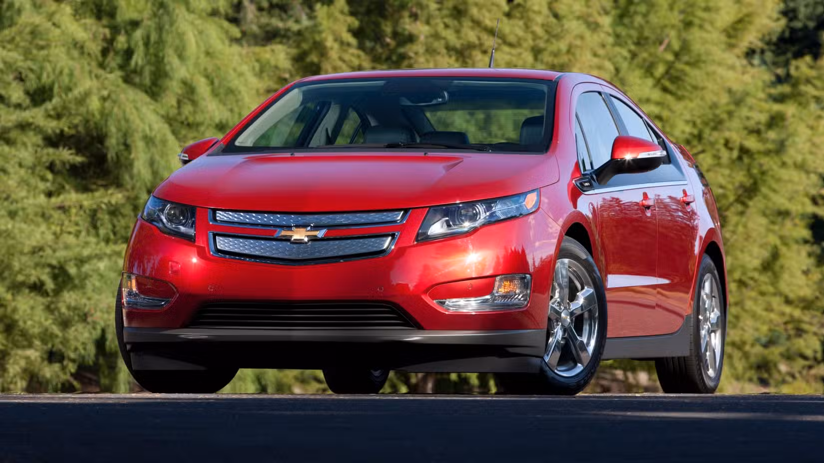 Are Range-Extending Hybrids the Real Bridge to EVs?