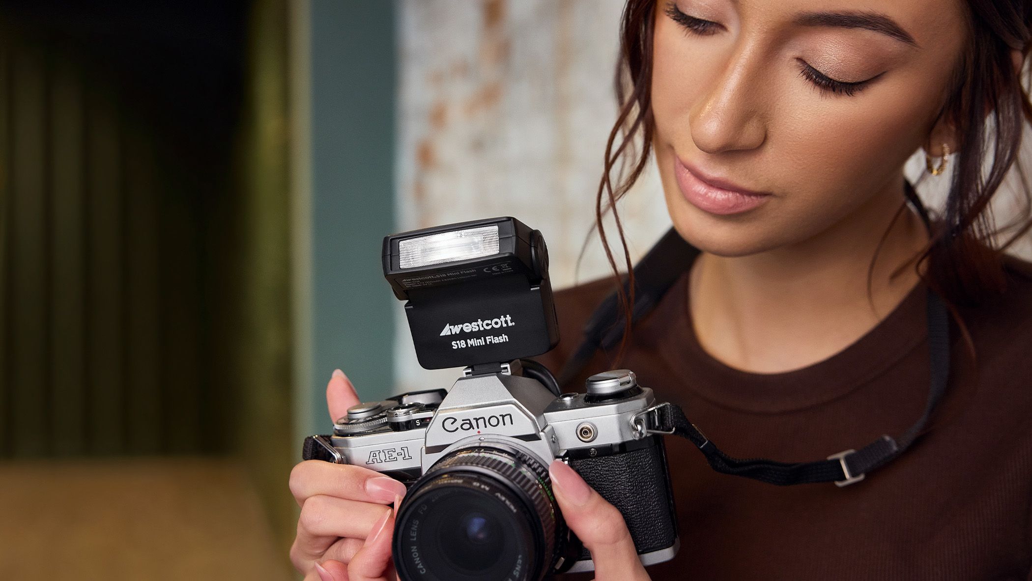Build a Lightweight Bird Photography Kit on a Budget: The Tiny Flash and Smart Gear That Actually Help