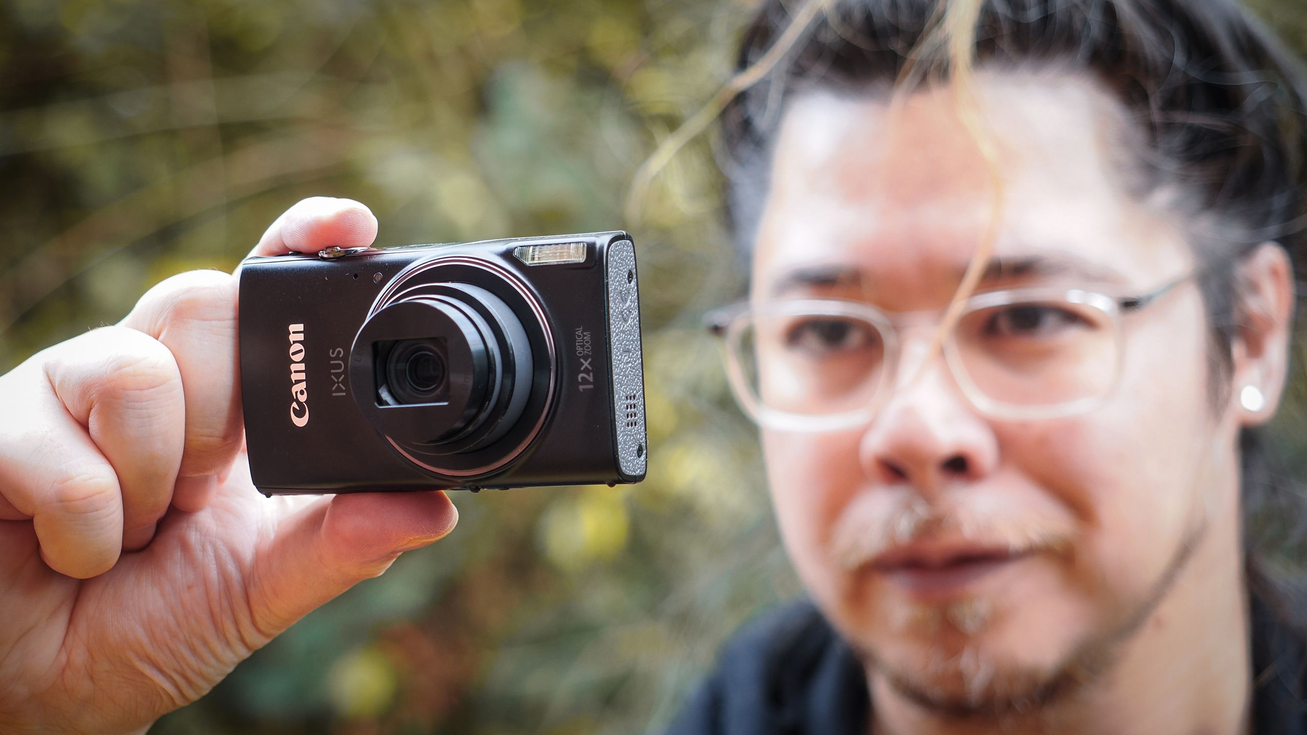 Are Compact Cameras Still Worth It When Your Phone Is This Good?
