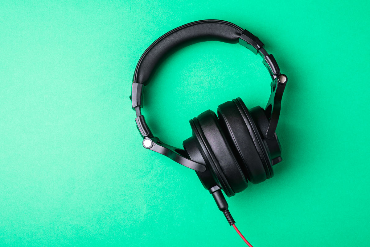 Are Kids Growing Up on ‘Fake’ Listening? How AI and Social Music Apps Shape Early Music Identity