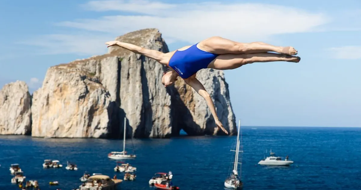 Want a Future in Competitive Swimming? How the World Aquatics Scholarship Can Open Doors