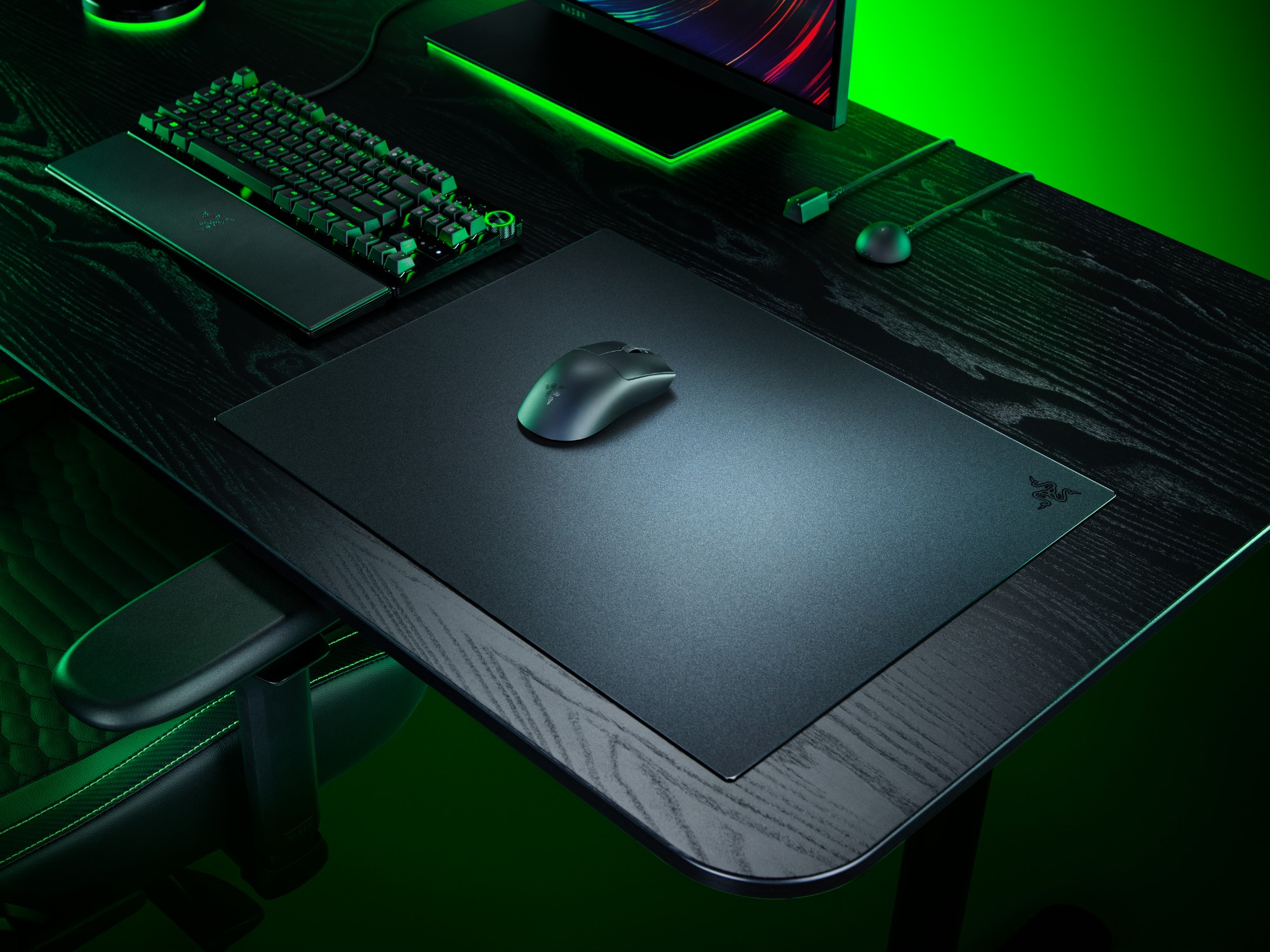 Do Ultra-Thin Glass Mouse Pads Actually Help in Esports? Razer Atlas Pro Tested Against Reality