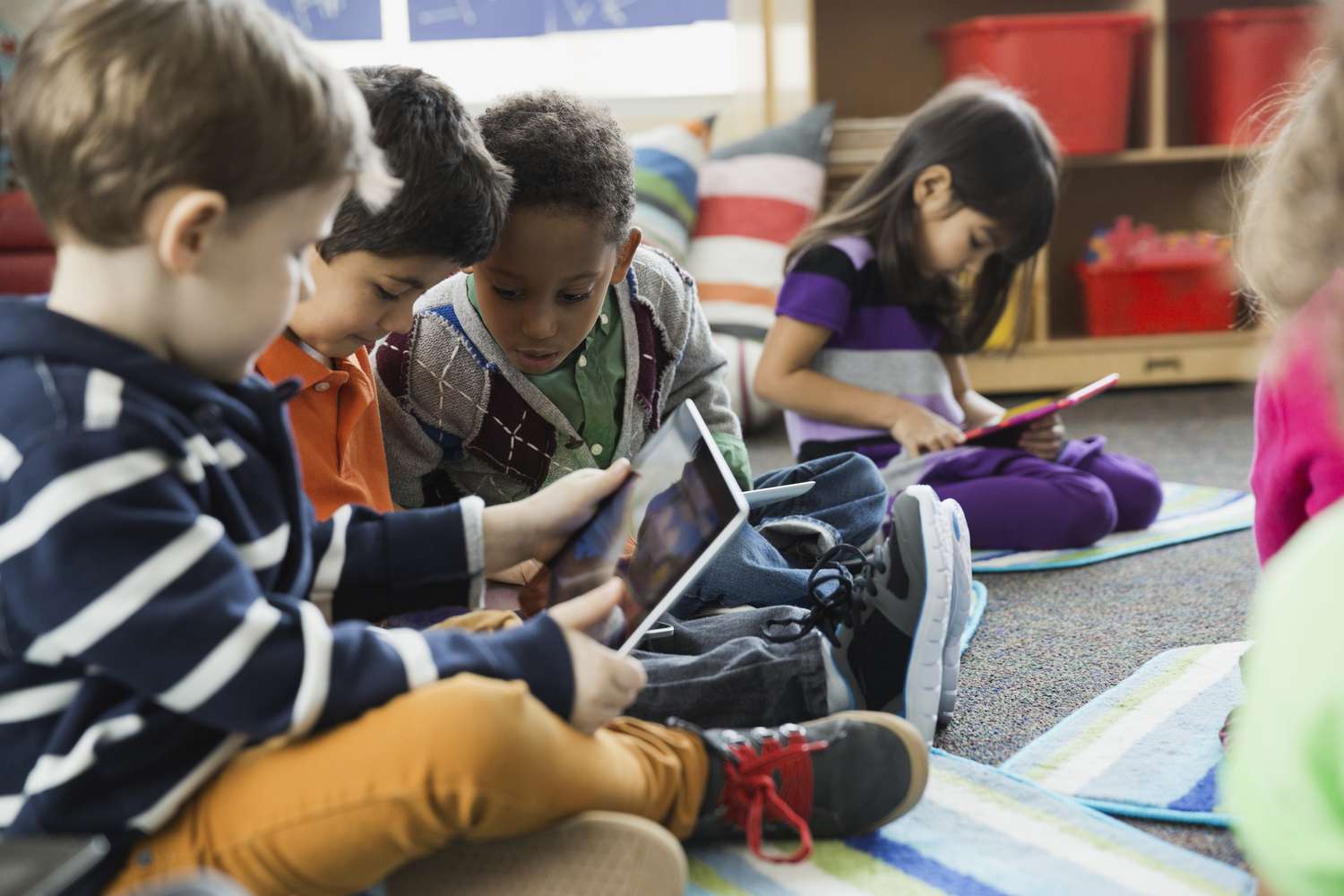 Ed-Tech Overload vs Smart Help: Using Digital Tools for Kids’ Learning Without Making Things Worse