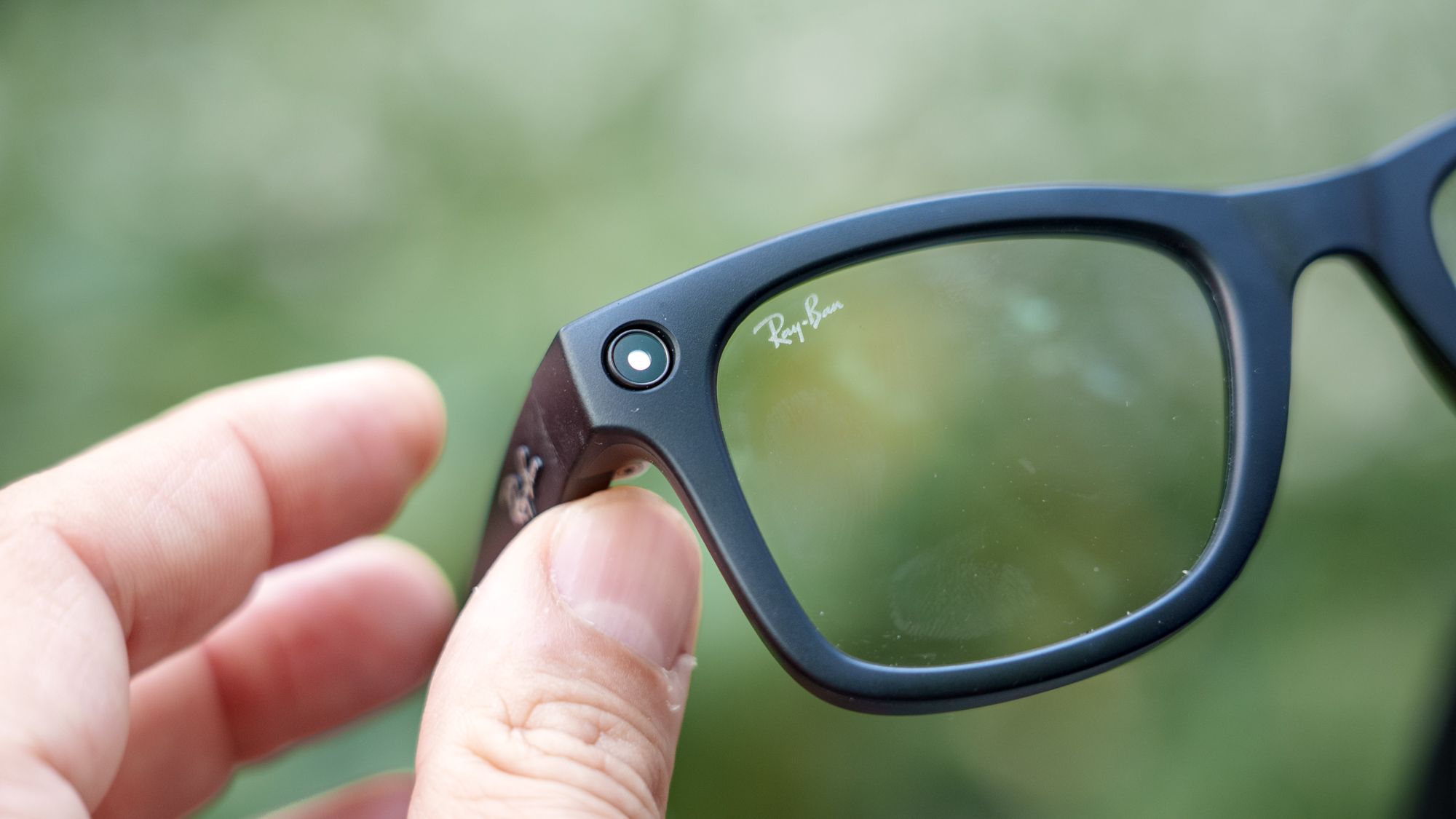 11 Unexpected Things AI Smart Glasses Can Already Do, From Live Translation to Calorie Coaching