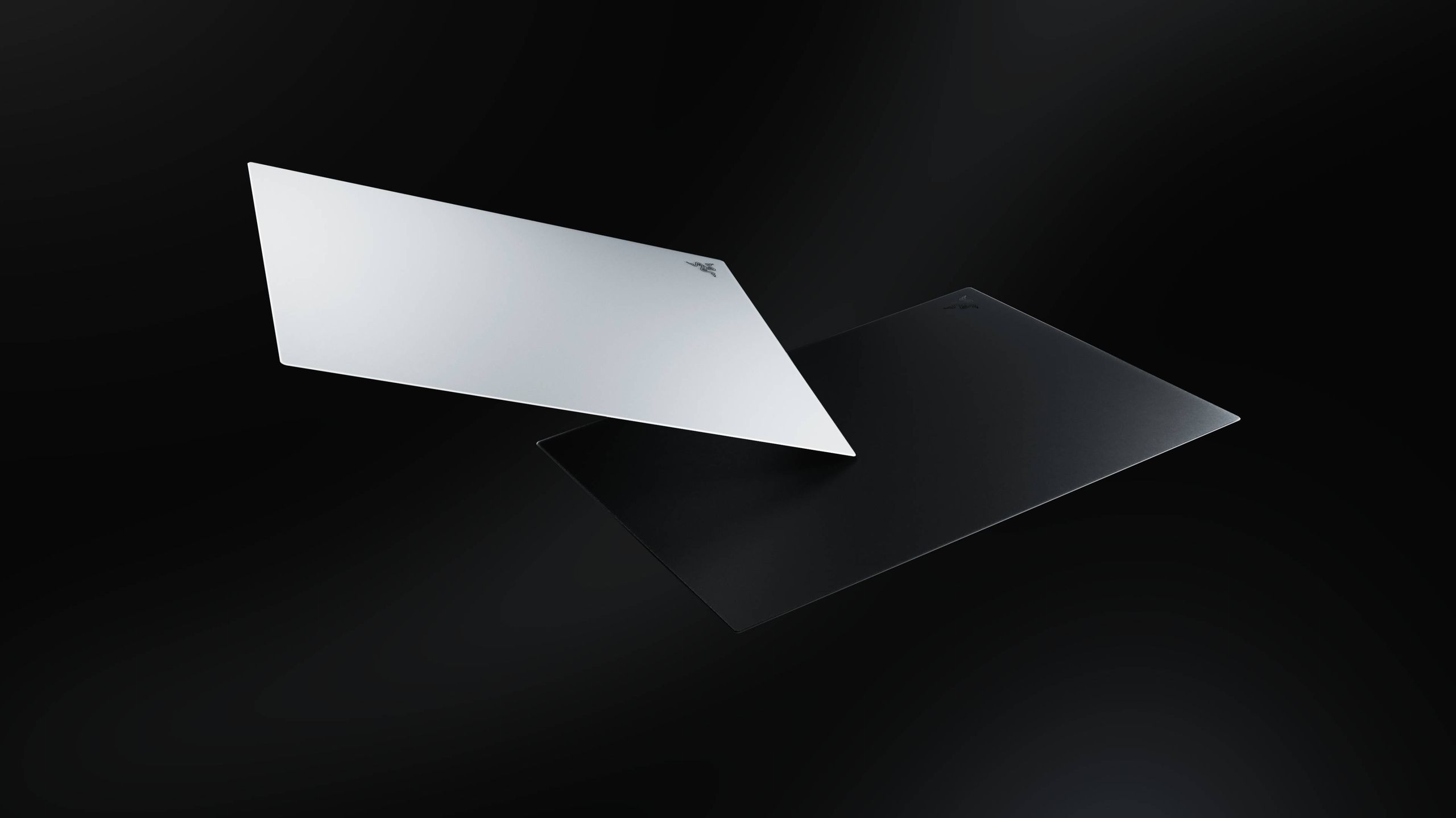 Do Ultra-Thin Glass Mouse Pads Actually Help in Esports? Razer Atlas Pro Tested Against Reality