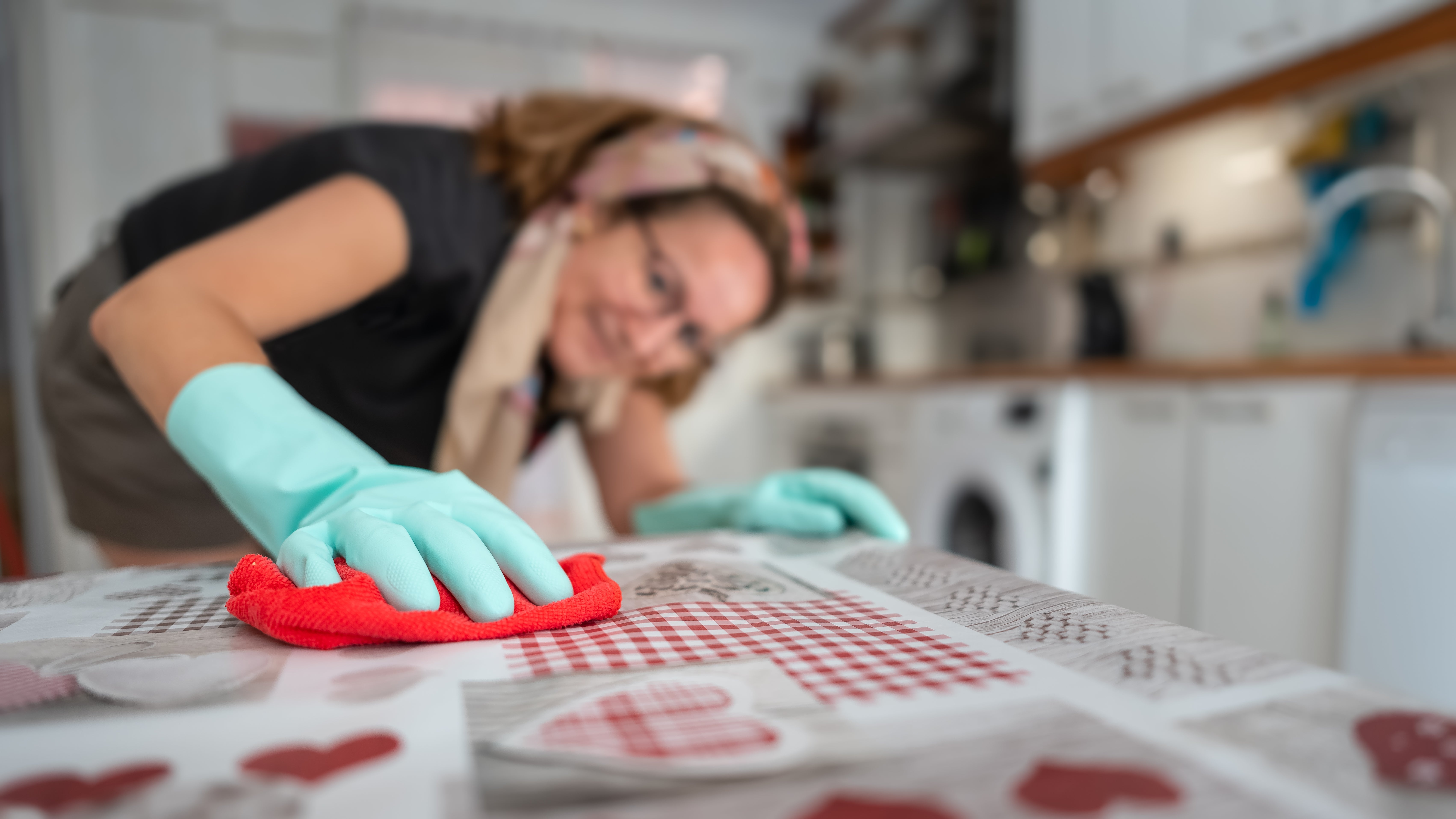 Keep Ants Out Without Harsh Sprays: 5 Scents That Help Protect Your Home
