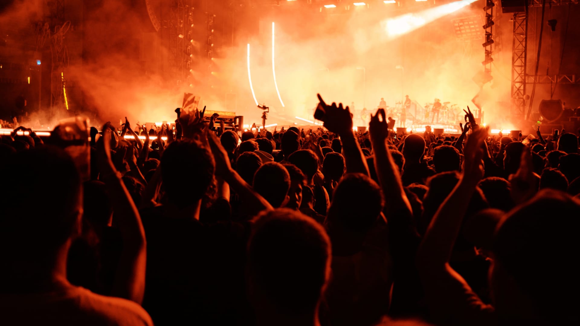 Turning Tour FOMO Into a Getaway: How to Use Credit Cards to Hack Your Concert Travel