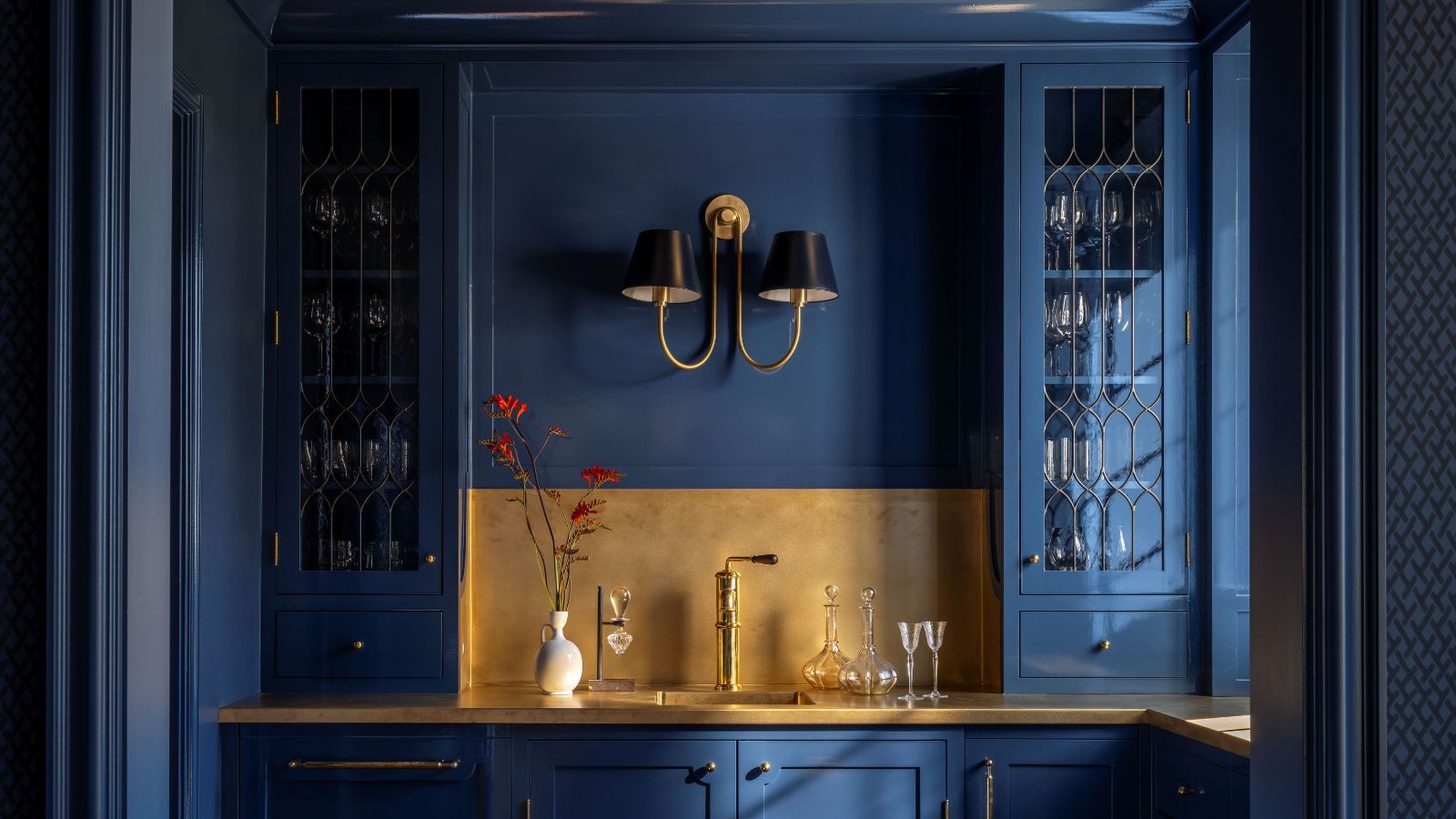 Meet the Bantry: The Hybrid Kitchen Trend That’s Perfect for a Discreet Home Bar