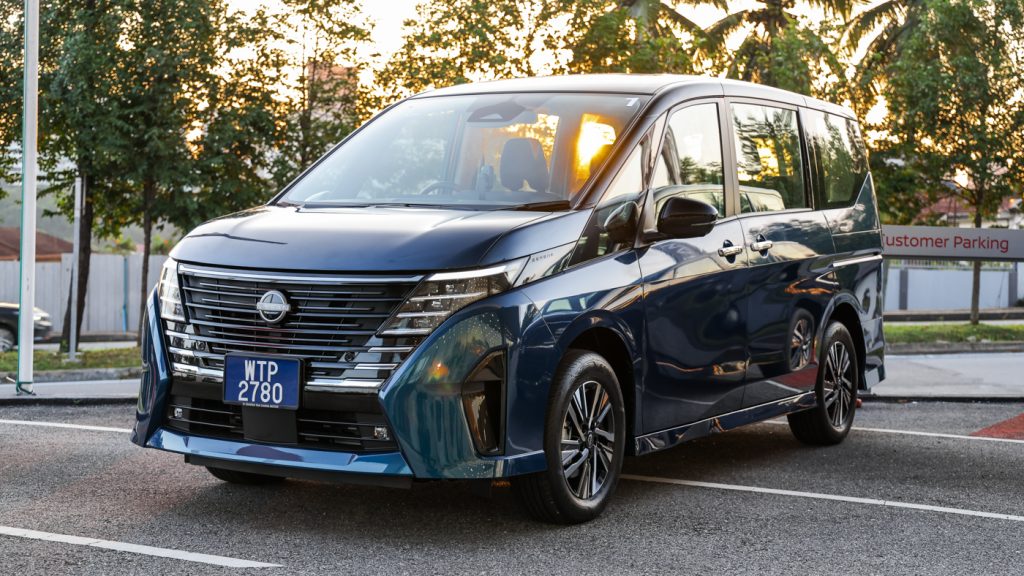 Family EV People-Movers Are Finally Here: Nissan Serena e-POWER vs Hyundai Staria Limousine