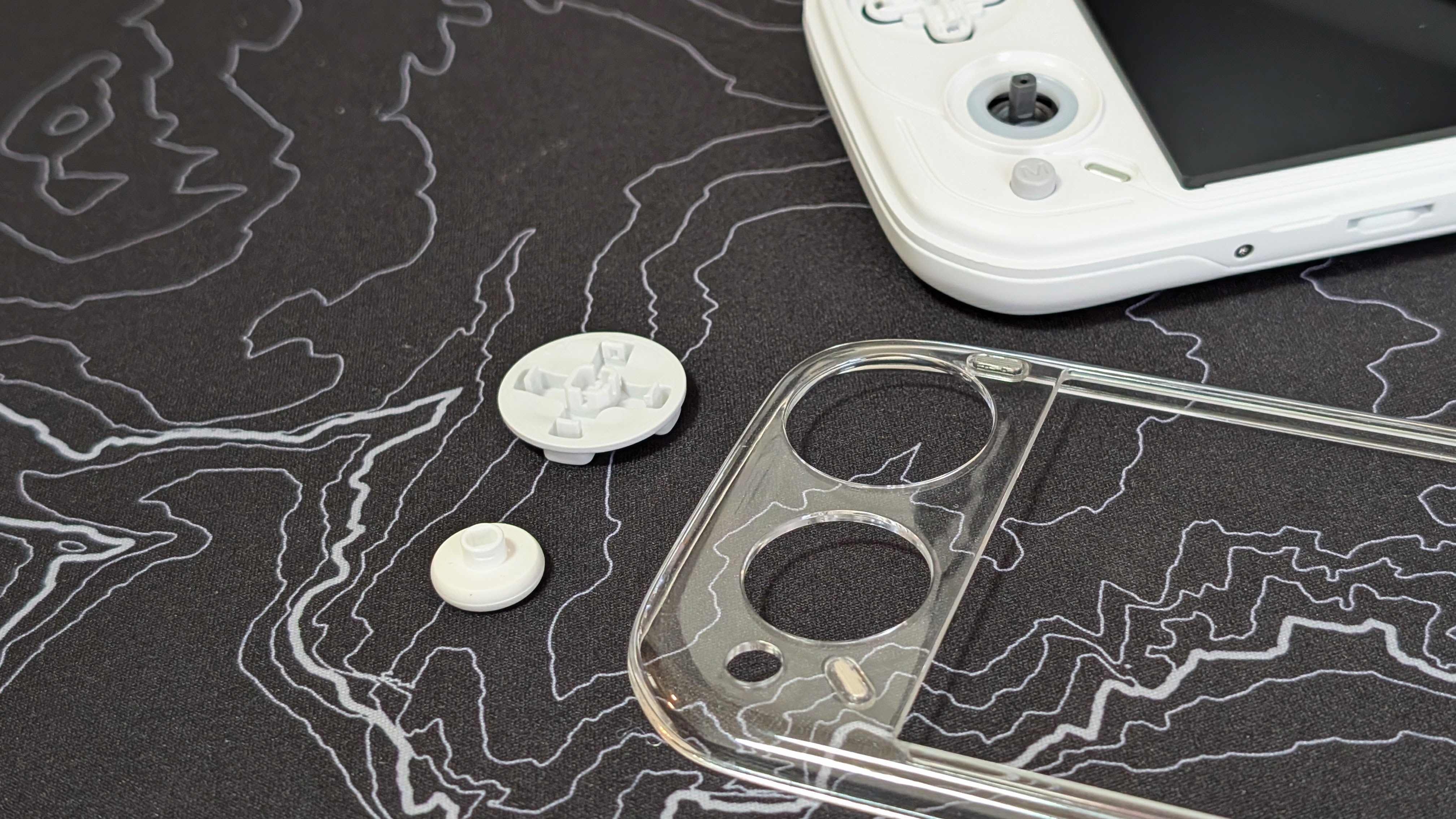 Miniloong Pocket One Review: Can Great Design Make an Old Chip Feel New?