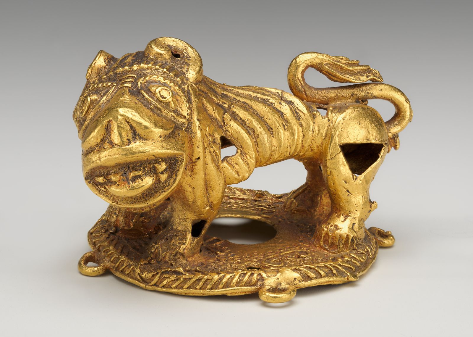 From Titanic Relics to Pirate Gold: Why Shipwreck Artifacts Send Auction Prices Soaring