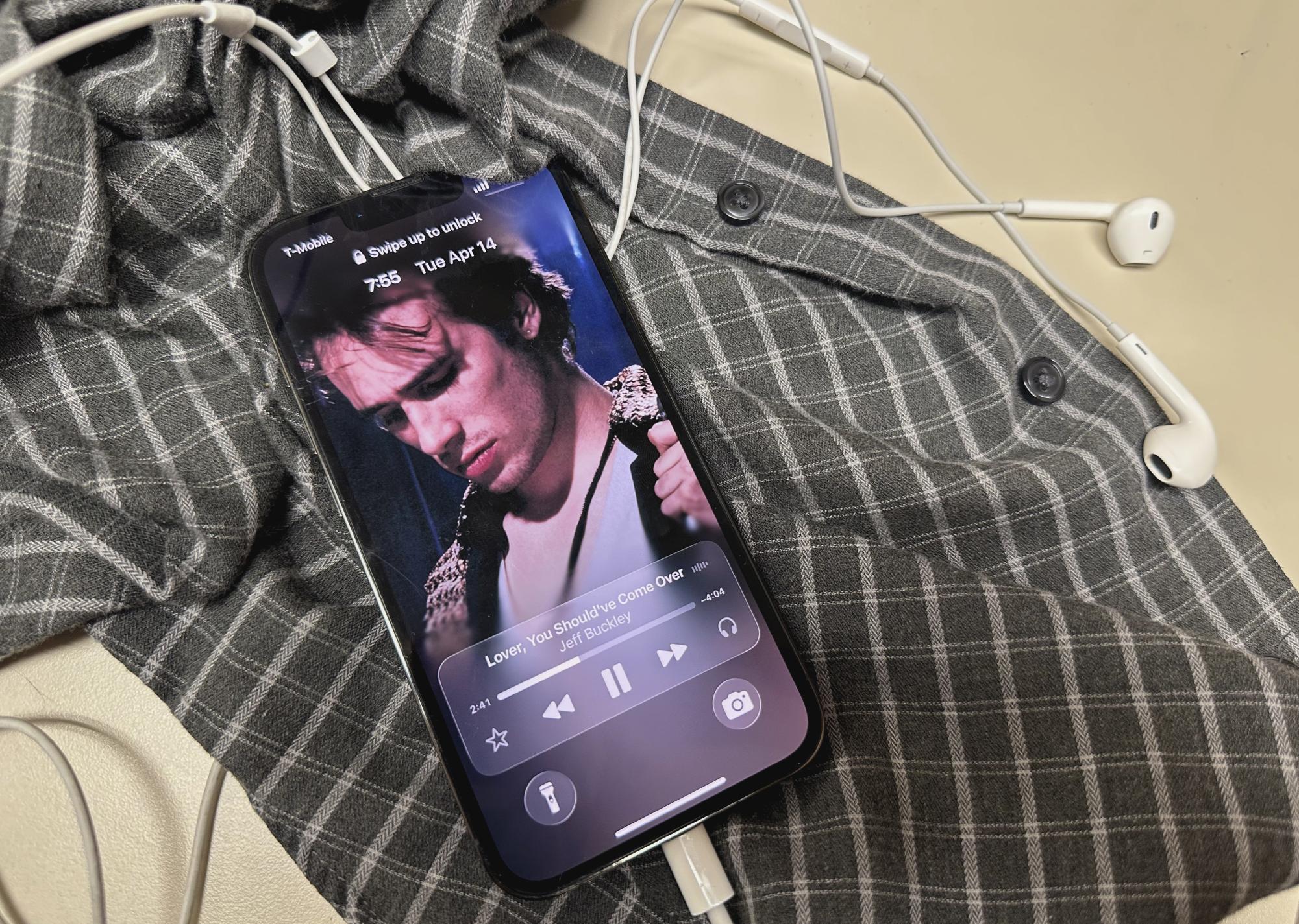 Are Kids Growing Up on ‘Fake’ Listening? How AI and Social Music Apps Shape Early Music Identity