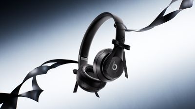 Why Celebrity Collab Headphones Are Suddenly Everywhere in Your Feed