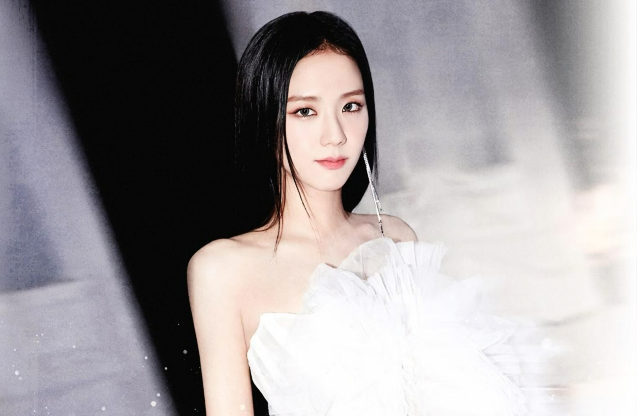 When Anime Aesthetics Go Mainstream: From Cannes Awards to K‑Pop and Cosplay Crossovers