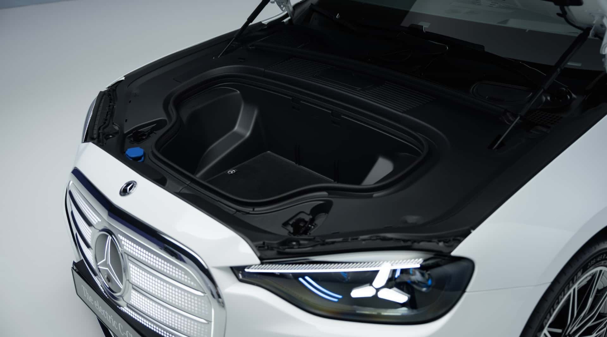 Four New Electric Flagships Compared: BMW i7, Electric C-Class, Hyundai Ioniq 3 and BYD Sealion 5