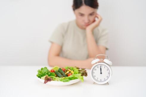 Why Your 12-Hour Clock May Matter More Than Calorie Counting for a Healthy Weight