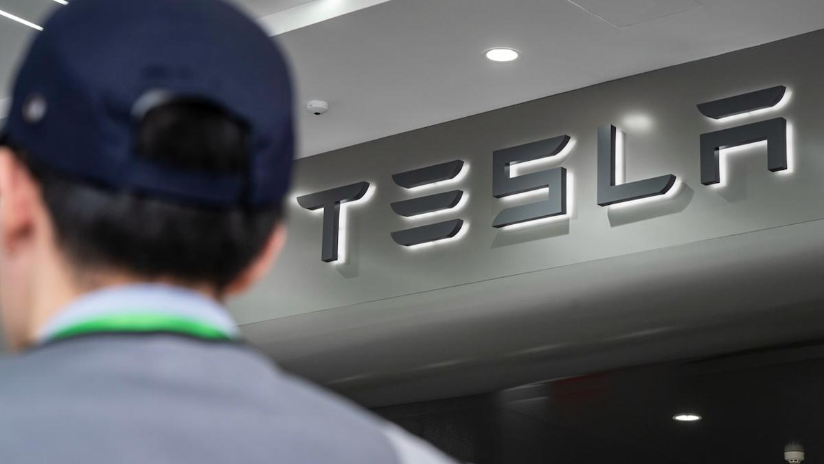Own an Older Tesla? Here’s What the New FSD Hardware Demands Really Mean for Your Car