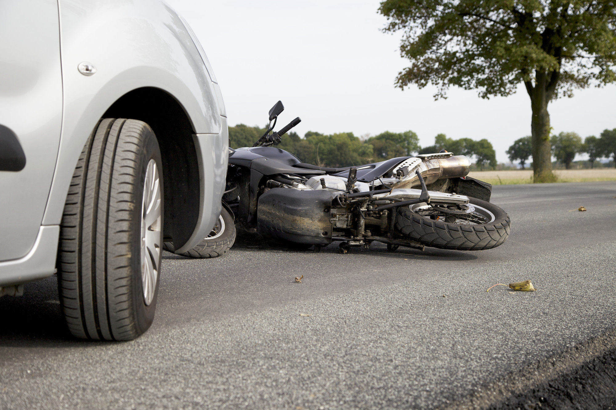Spring Riding Hazards Most Bikers Ignore: The Visibility Trap, Worn Tires and Wet-Weather Mistakes