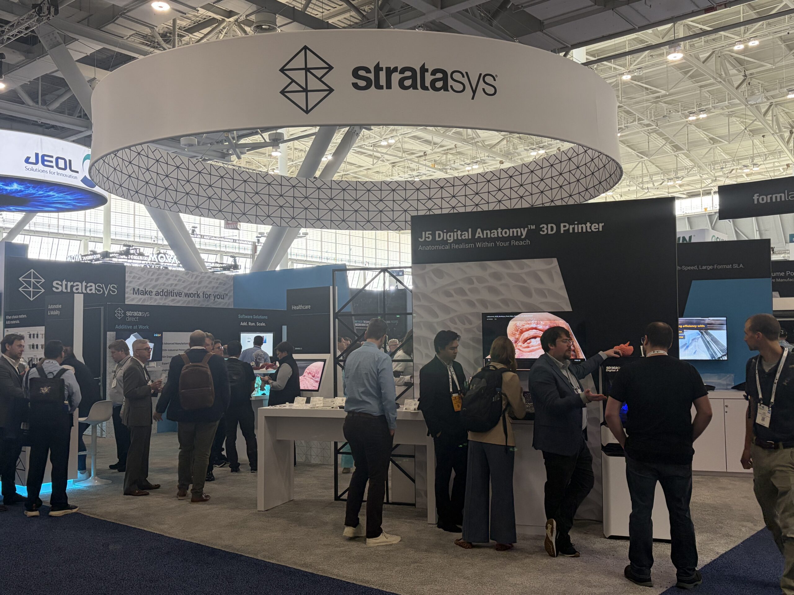 3D Printing Giants Split as Defense Demand Rises but Printer Purchases Slow