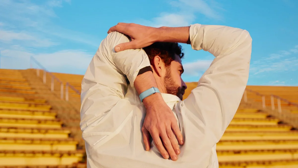 Fitbit Air’s $99 No-Subscription Strategy Takes Direct Aim at WHOOP