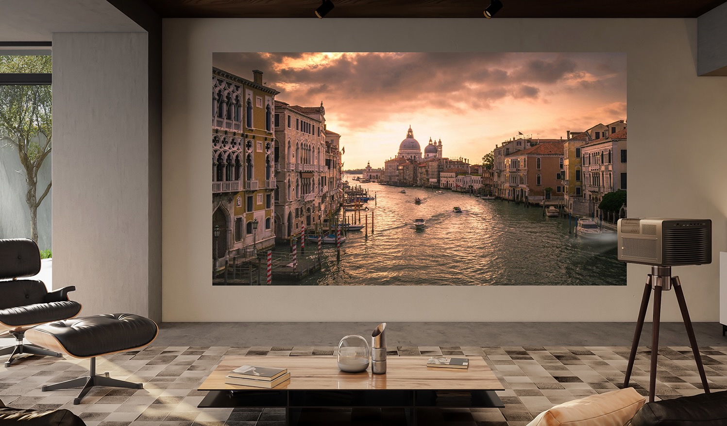 Ultrashort-Throw Projectors vs Traditional Projectors: Which Delivers Better Home Cinema?