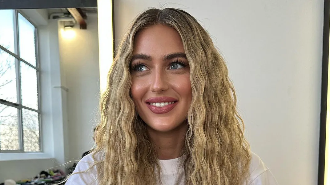 Clip-On Bangs Are Having a Moment—Here’s How to Wear Them Without the Wig Effect