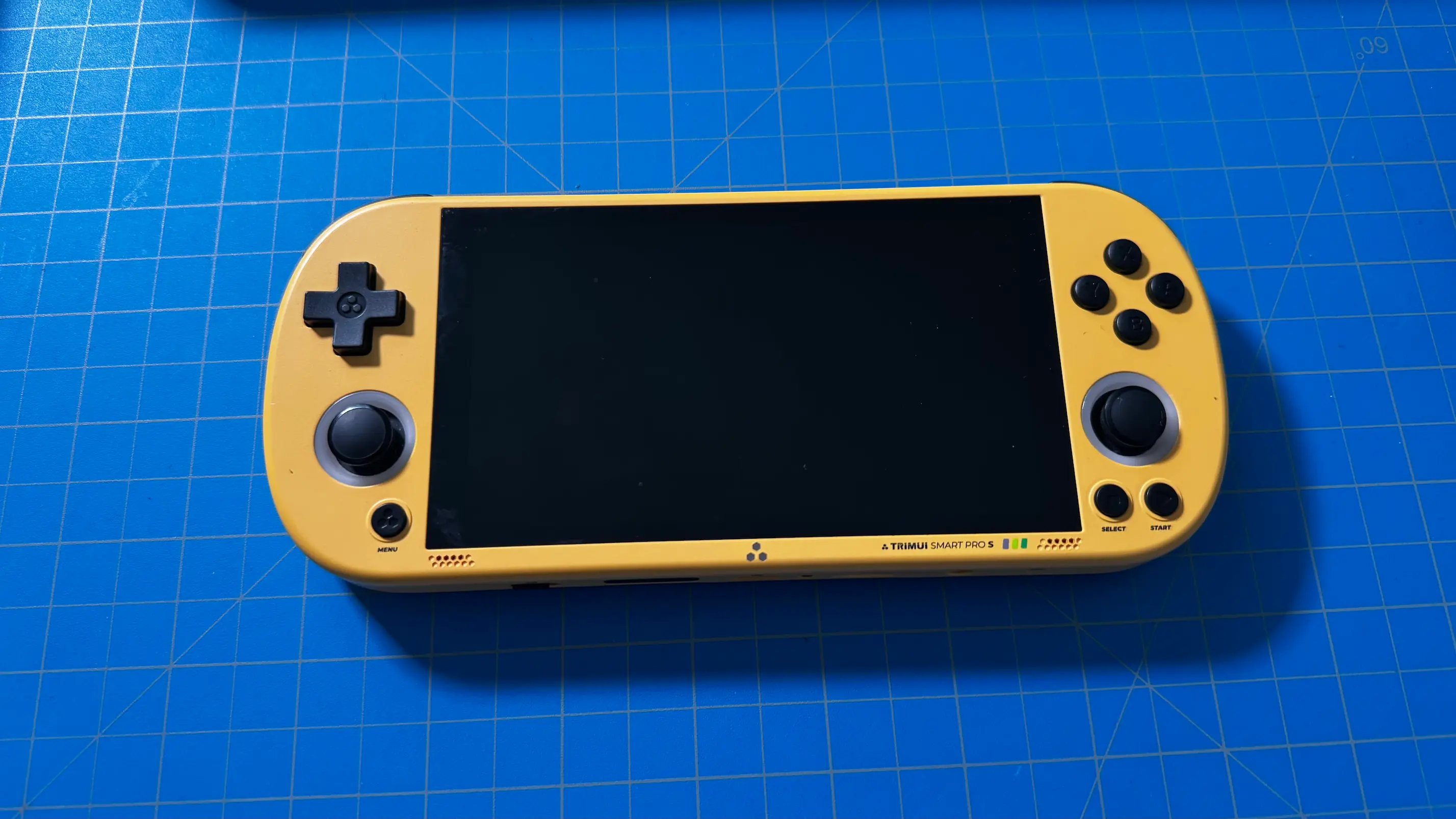 Budget Handheld Gaming Showdown: TrimUI Smart Pro S vs Anbernic RG Rotate
