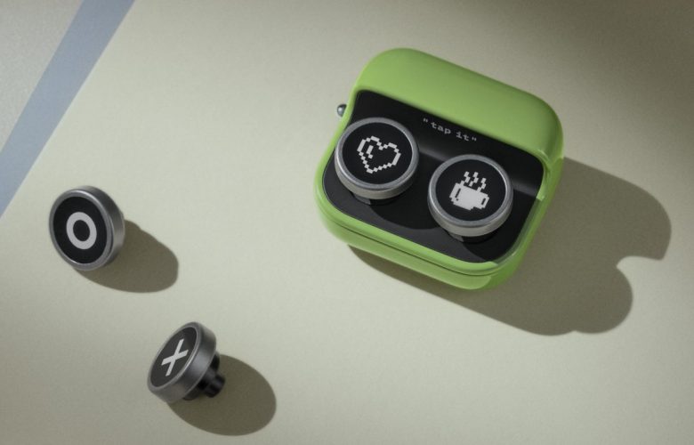 Tappy Bluetooth Remote Adds Simple, Hands‑Free Control to BOOX E‑Ink Readers