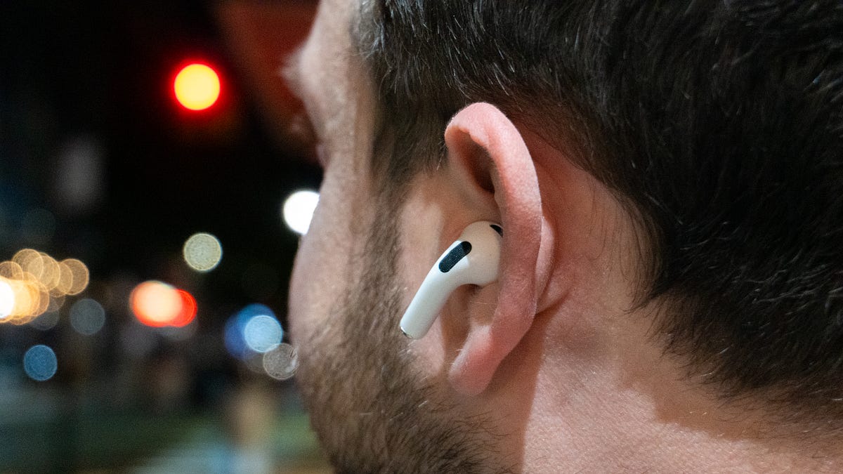 Apple’s Camera AirPods Edge Closer to Reality as Privacy Questions Mount