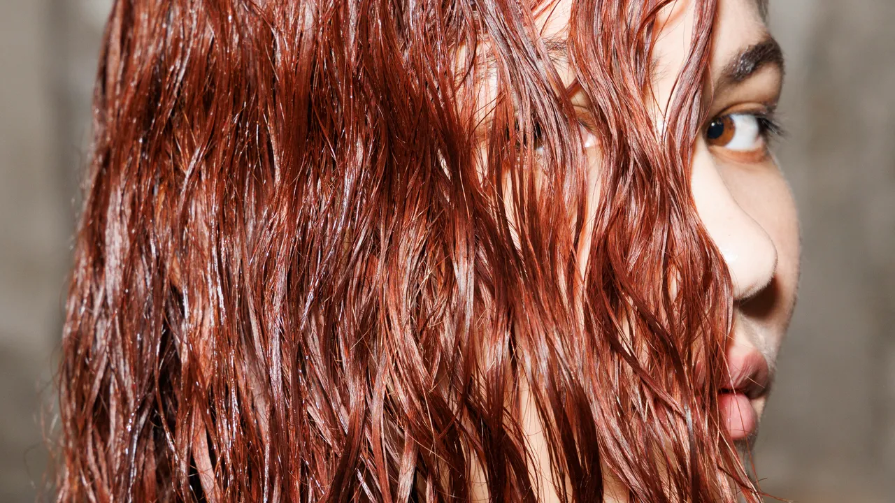 Popular Kitchen Ingredients for Hair: What Really Helps and What Hurts