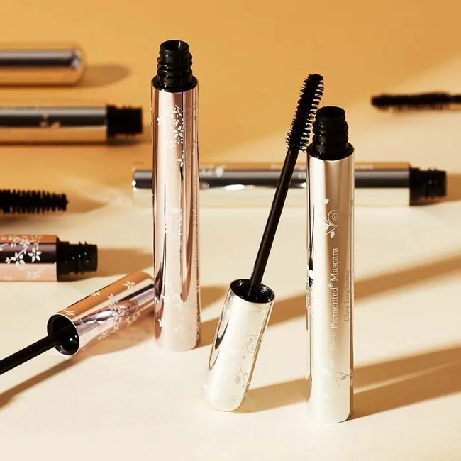 The Mascara Revolution: Clean, Refillable Formulas Take Aim at Microplastic Pollution