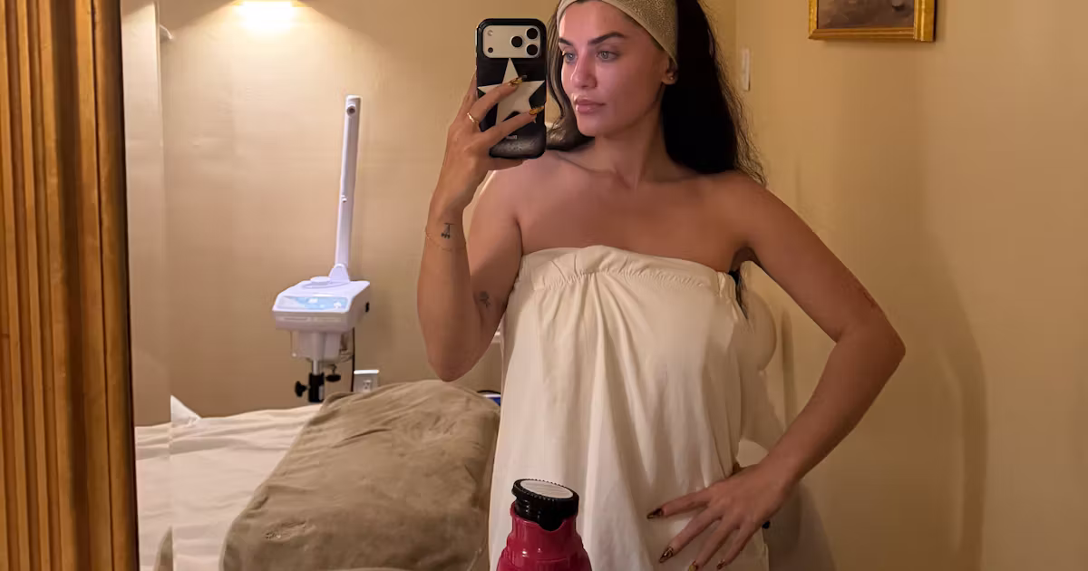 The Ancient Facial Massage Celebrities Use Instead of Botox—and What to Expect