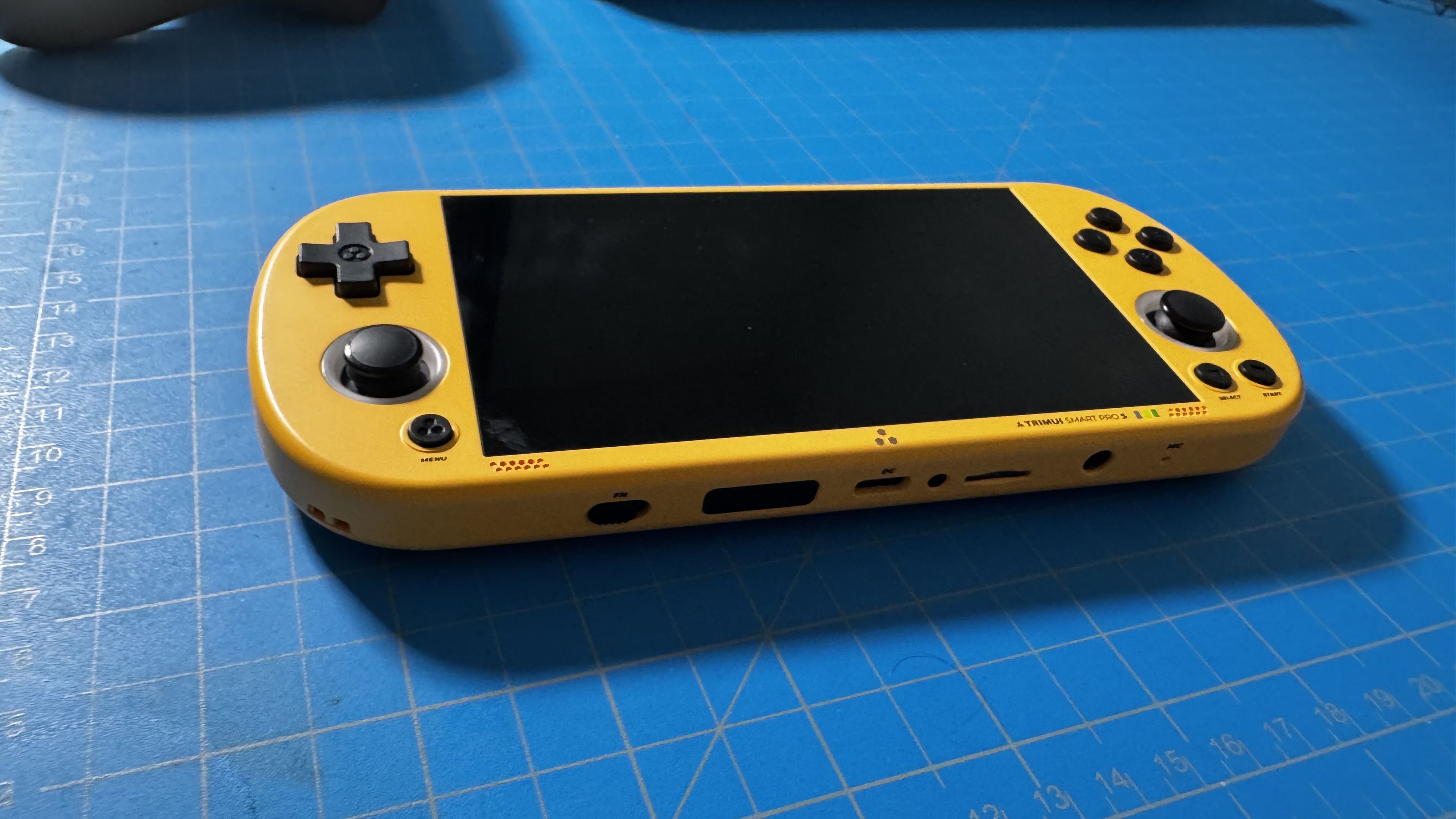 Budget Handheld Gaming Showdown: TrimUI Smart Pro S vs Anbernic RG Rotate