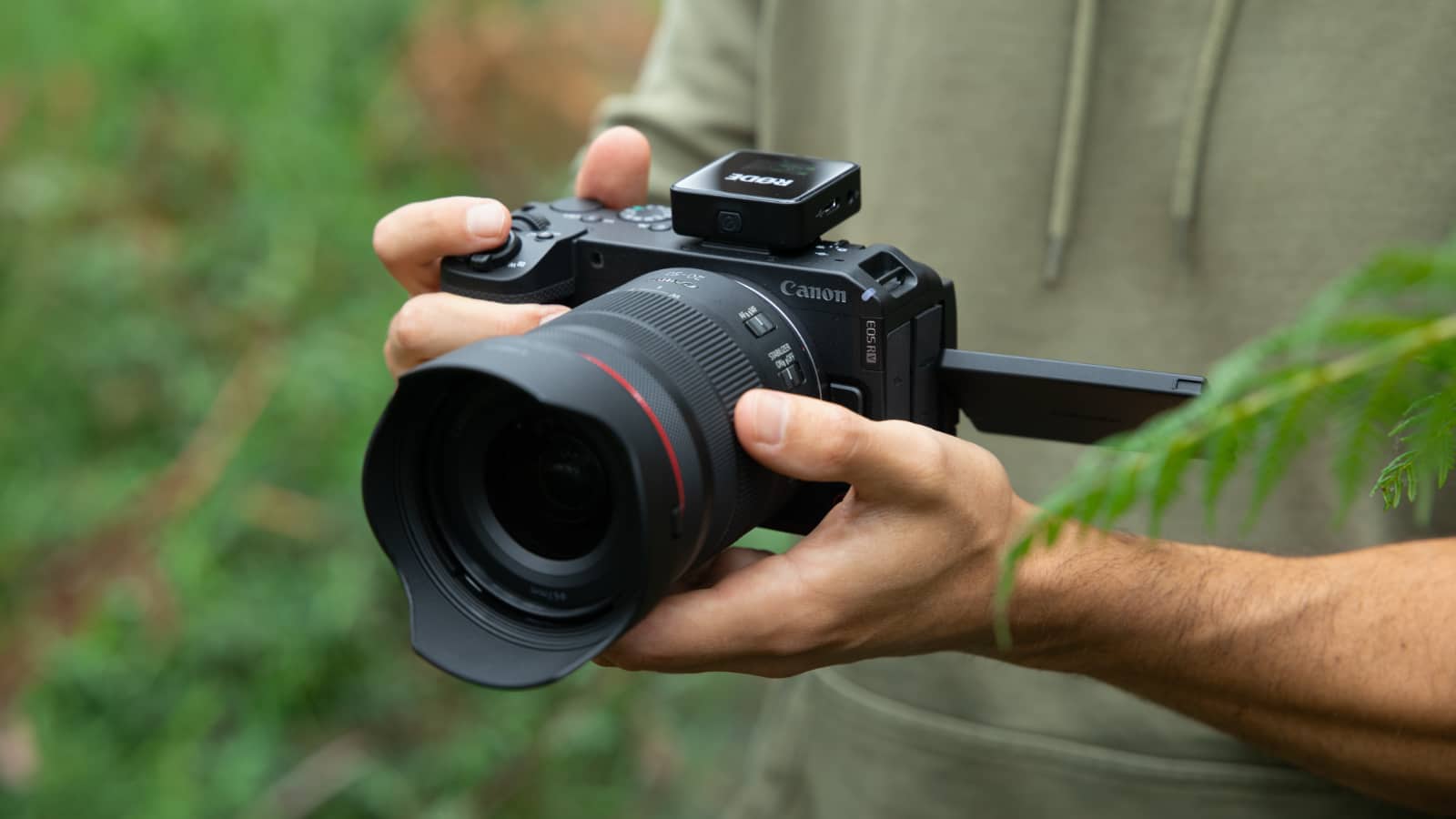 Canon EOS R6 V Shrinks Cinema Power Into a Portable Full-Frame Hybrid