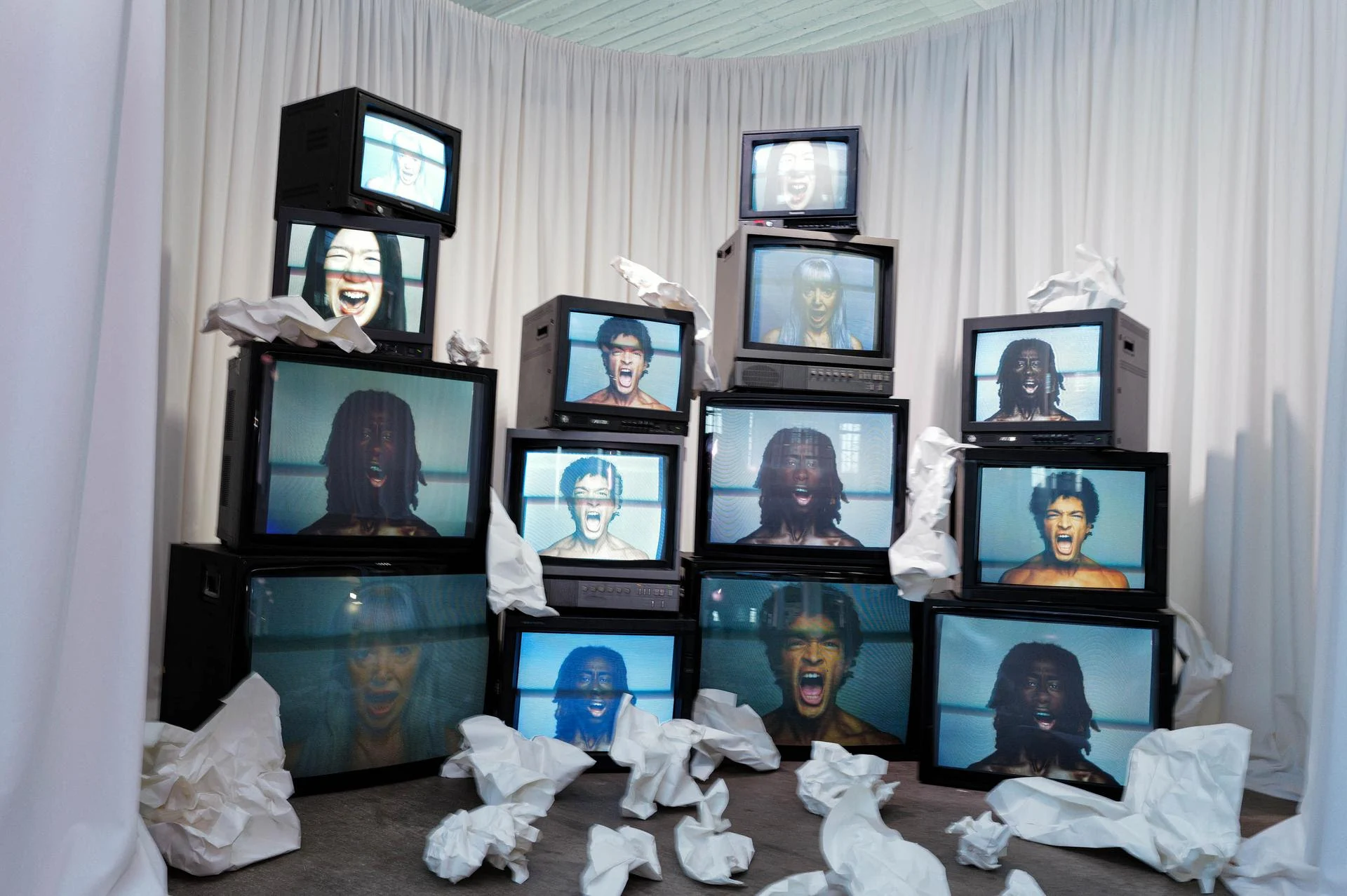 Inside the Scentsorium: How Luxury Perfume Becomes Immersive Art