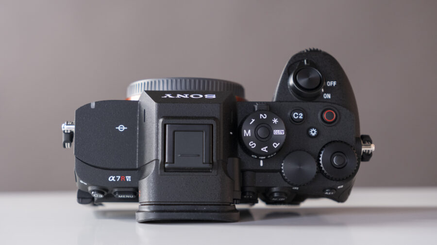 Sony a7R VI vs a1 II: Flagship Speed and Resolution Without the Flagship Price